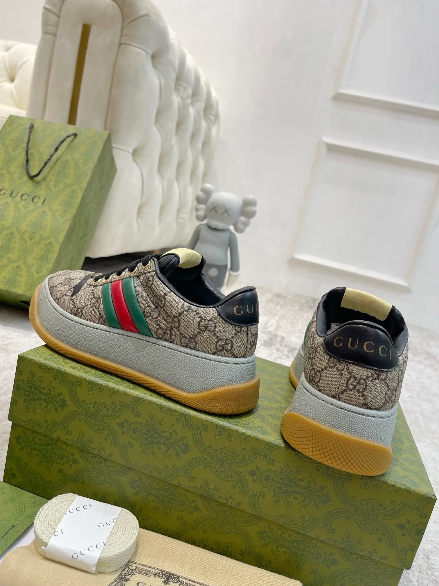 👟👟Ex-factory price 660👟👟Gucci's latest chubby thick-soled dirty shoes~~couple casual shoes, 6cm height-increasing shoes~~ The upper is stained cowhide stitched with classic double G cloth fabric, the terry cloth is delicate and sweat-absorbent and breathable, the foot pad is integrated with latex injection molding, 6cm thick T👟👟Ex-factory price U two-color sole✅ 35-40